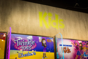 Skechers-KIDS-Signage-and-Faux-concrete-painting